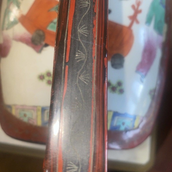 Antique Chinese porcelain lacquered stacking Wedding box, 3 tier. 11”x8”x7” - Picture 4 of 15